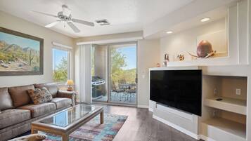 Apartment (2 Bedrooms) | Front of property