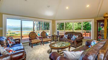 Nhà (4 Bedrooms) | Khu phòng khách