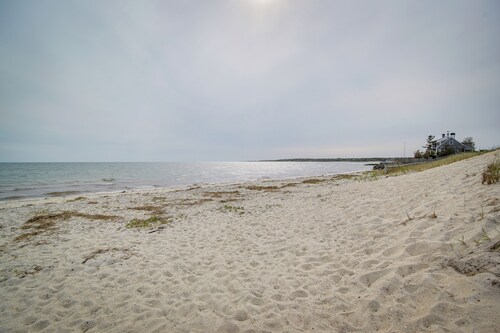 Walk to Beach: Chatham Gem w/ Ocean-view Sunroom!