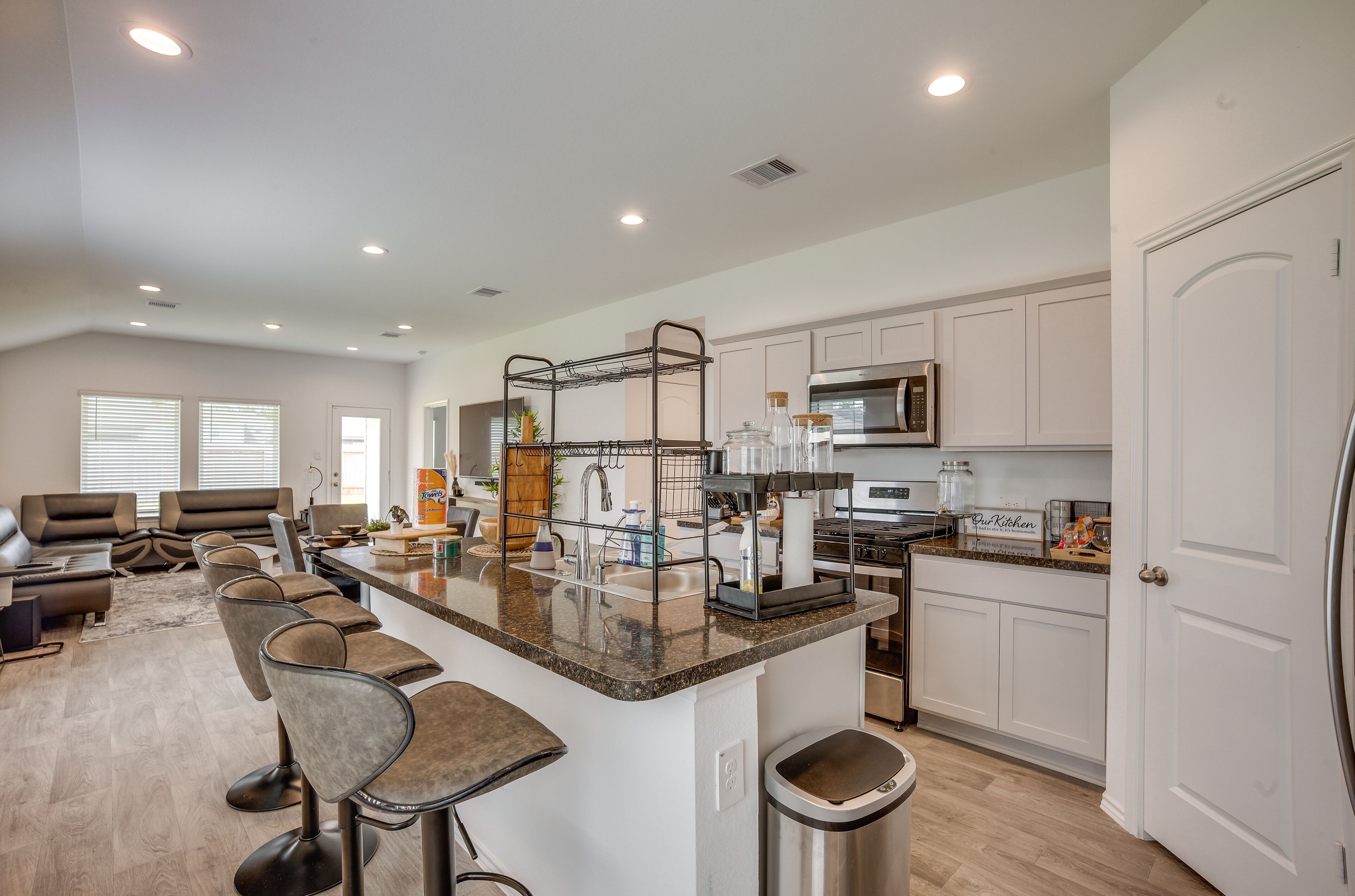 Microwave, oven, stovetop, dishwasher