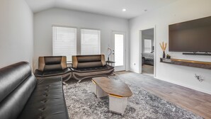 Unclassified image, 3 of 29, button - Bright Spring Vacation Rental w/ Yard & Patio! (Spring)