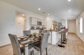 Dining - Bright Spring Vacation Rental w/ Yard & Patio! (Spring)