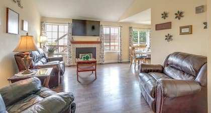 Grill, Fireplace & Fenced-in Yard: Thornton Home!