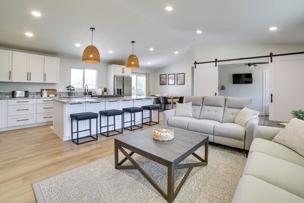 House (4 Bedrooms) | Interior