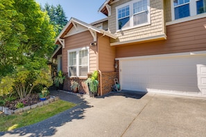 Exterior - Kirkland Vacation Rental ~ 2 Mi to Lake Washington (Kirkland)
