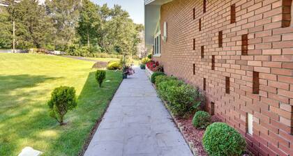 Cozy Albany Vacation Rental ~ 5 Mi to Downtown!