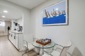 Interior - 15 Mi to The White House! Modern Apt w/ Deck (Springfield)