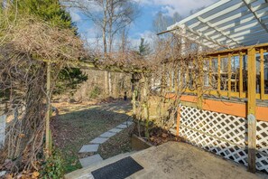 Interior - 15 Mi to The White House! Modern Apt w/ Deck (Springfield)