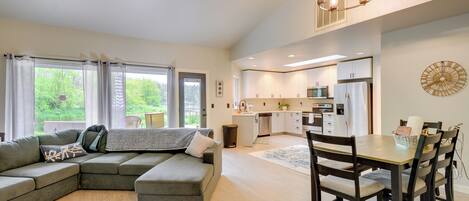 House (3 Bedrooms) | Interior