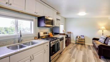 Apartment (1 Bedroom) | Interior