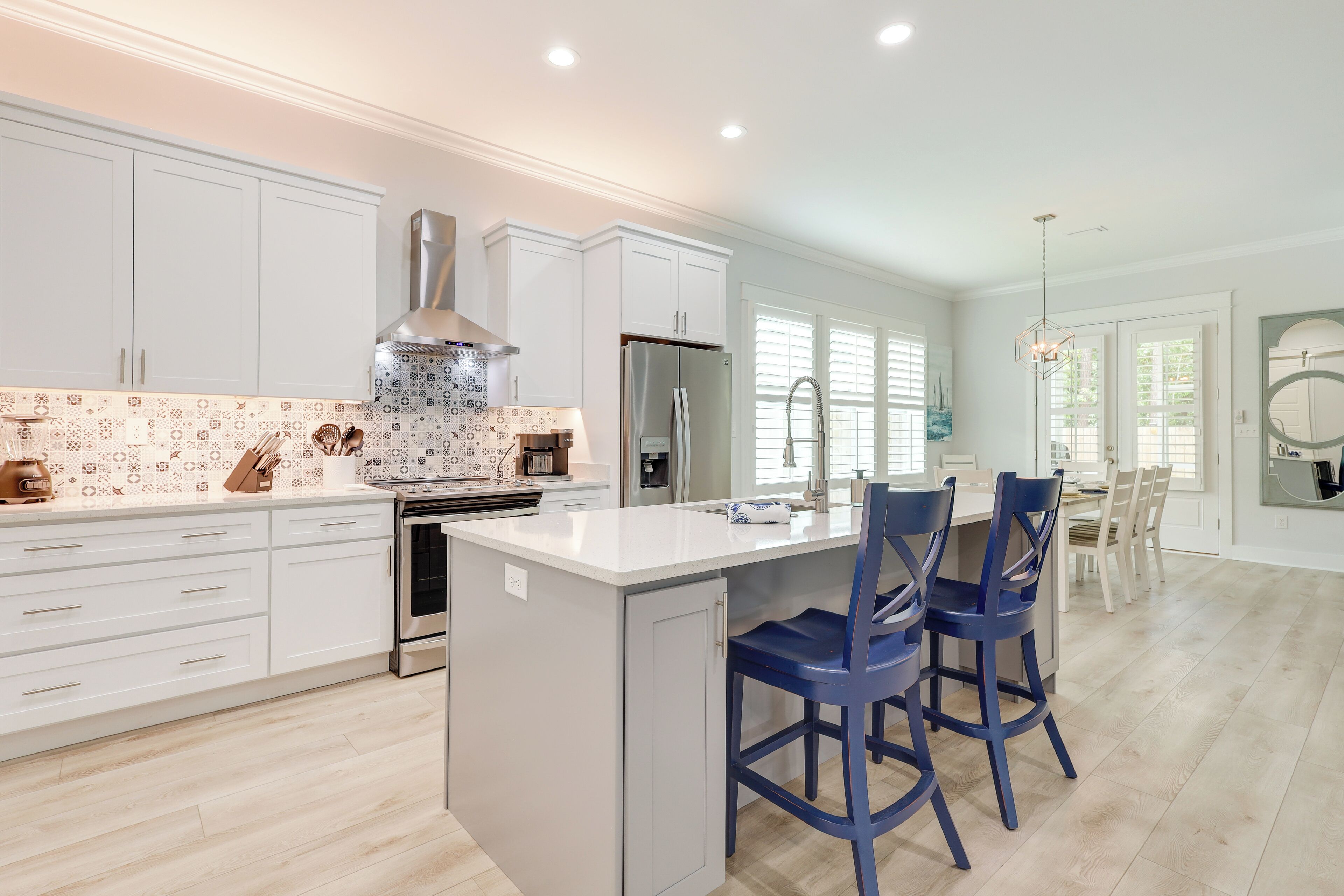 المنشأة من الداخل