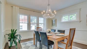 Cottage (2 Bedrooms) | Interior