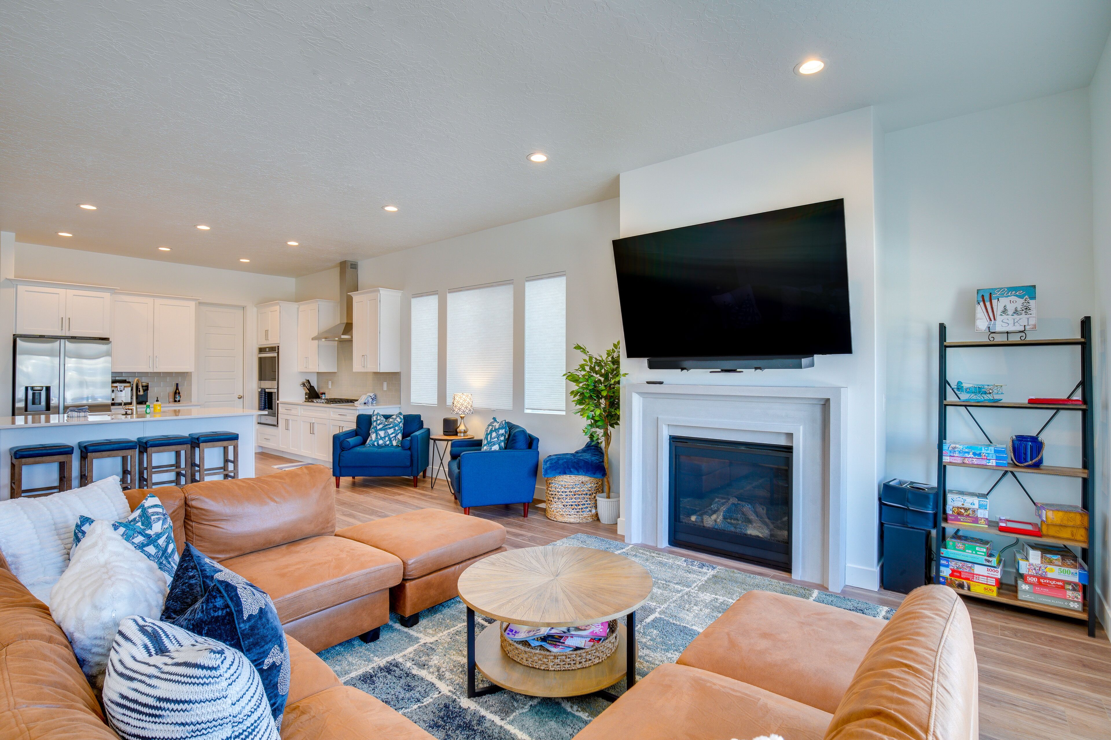 House (4 Bedrooms) | Front of property