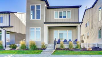 House (4 Bedrooms) | Interior