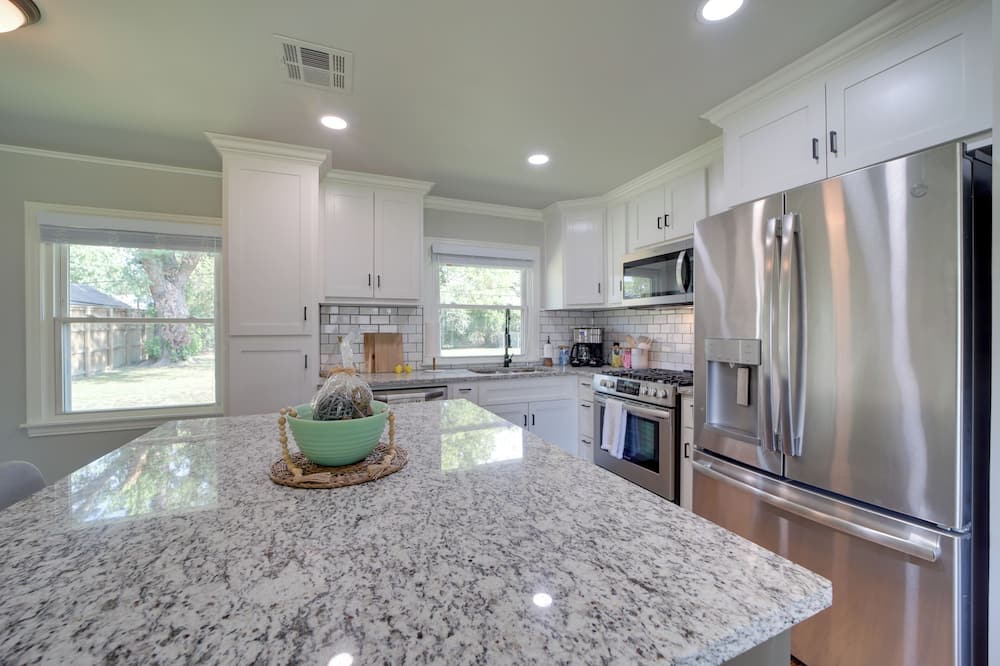 Stylish Tulsa Home w/ Modern Updates! - Turkey Mountain Urban Wilderness Area, OK