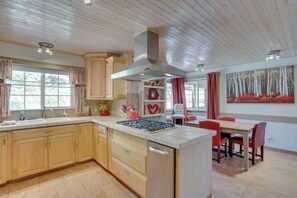 House (3 Bedrooms) | Interior - Beautiful Ouray Home w/ Patio - 3 Mi to Downtown! (Ouray)