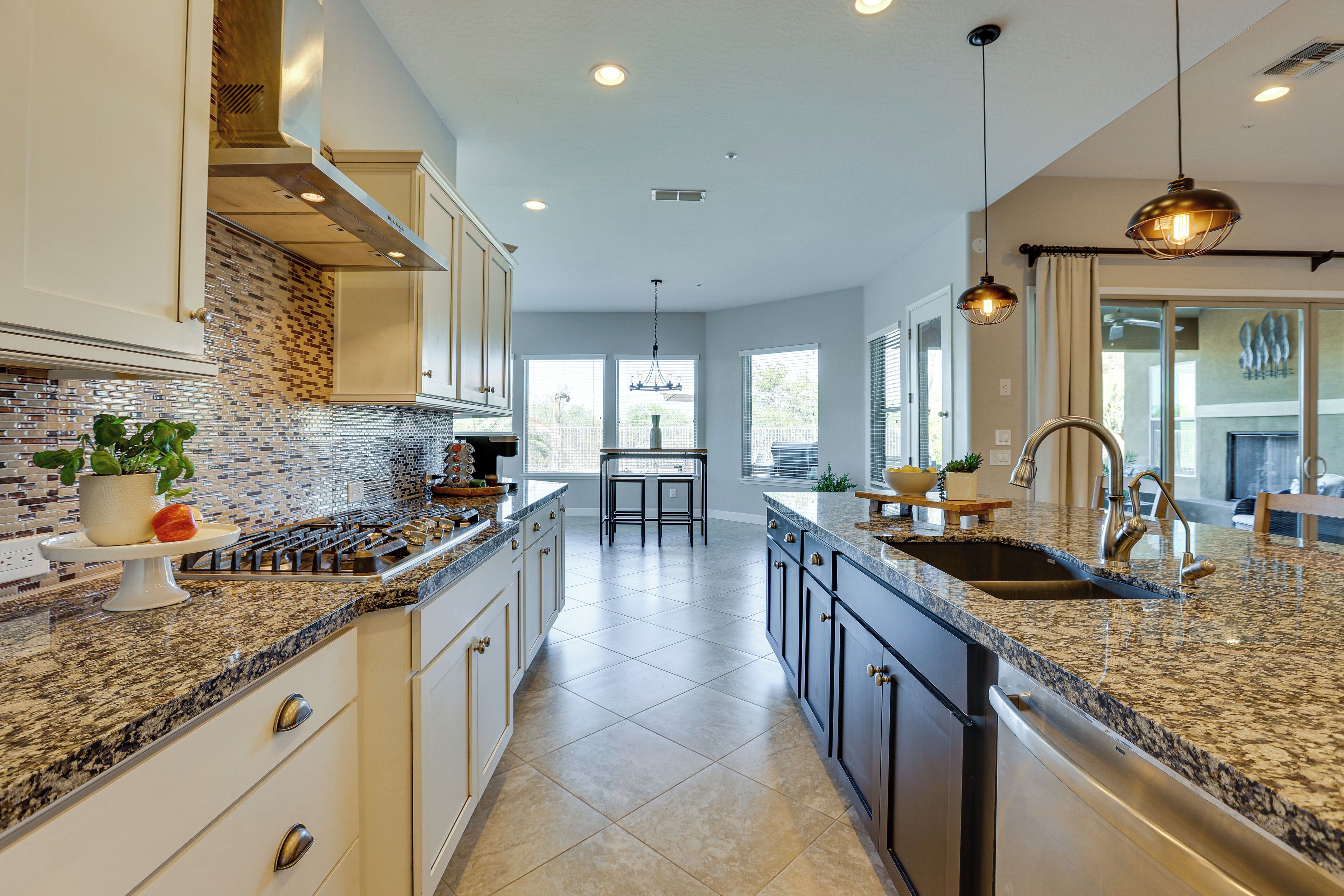 House (4 Bedrooms) | Interior