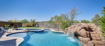 Saltwater Pool & Swim-up Bar: Goodyear Oasis!