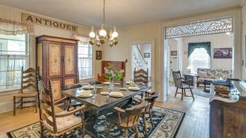 House (4 Bedrooms) | Interior