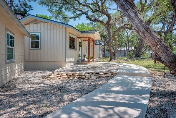 Interior - Canyon Lake Vacation Rental < 1/2 Mi to Water! (Canyon Lake)