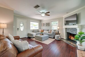 Interior - Canyon Lake Vacation Rental < 1/2 Mi to Water! (Canyon Lake)