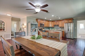 Interior - Canyon Lake Vacation Rental < 1/2 Mi to Water! (Canyon Lake)