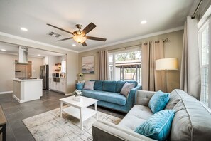 TV - Pet-friendly Canyon Lake Home < 2 Mi to Comal Park (Canyon Lake)