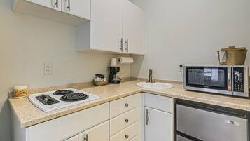 Apartment (0 Bedroom) | Interior