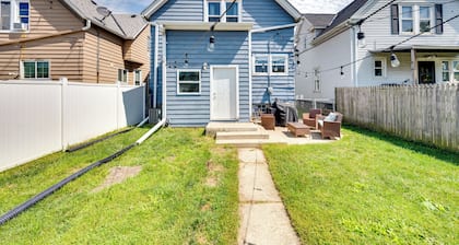 Pet-friendly Home - 6 Mi to Downtown Milwaukee!