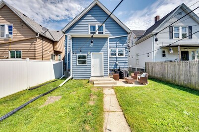 Pet-friendly Home - 6 Mi to Downtown Milwaukee!