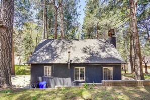 House (1 Bedroom) | Interior - Crestline Vacation Rental, Close to Hiking Trails! (Crestline)