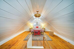 House (1 Bedroom) | Interior - Crestline Vacation Rental, Close to Hiking Trails! (Crestline)