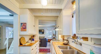 Crestline Vacation Rental, Close to Hiking Trails!