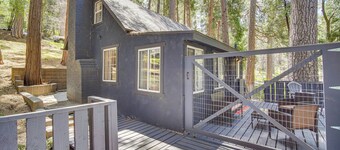 Crestline Vacation Rental, Close to Hiking Trails!