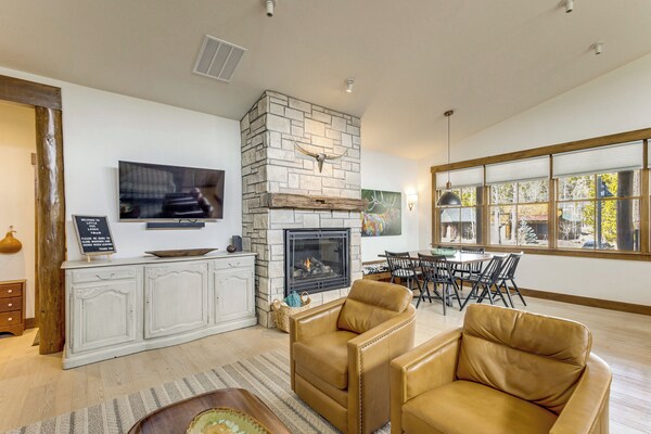 Mountain Views: Luxurious Grand Lake Escape! - Grand Lake, CO