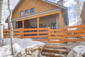 House (4 Bedrooms) | Interior