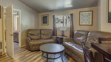 Cottage (2 Bedrooms) | Interior