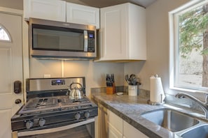 Cottage (2 Bedrooms) | Interior