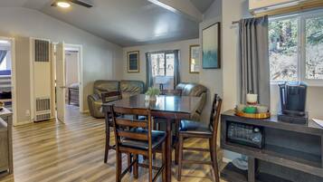 Cottage (2 Bedrooms) | Interior