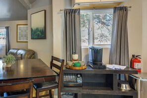 Mökki (2 Bedrooms) | Sisätilat