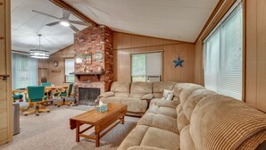 Fireplace, video game console - 'sasquatch Inn' Albrightsville Cottage With Deck (Albrightsville)
