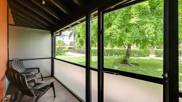 Apartment (0 Bedroom) | Interior