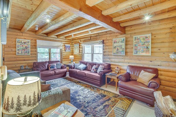 House (3 Bedrooms) | Interior