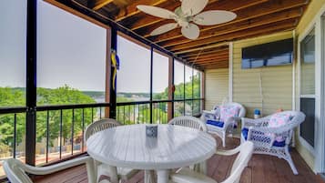 Apartment (3 Bedrooms) | Front of property