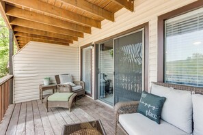 Apartment (1 Bedroom) | Interior - Pool Access & Lake View: Osage Beach Condo! (Osage Beach)