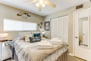Apartment (1 Bedroom) | Interior - Pool Access & Lake View: Osage Beach Condo! (Osage Beach)