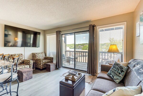 Apartment (1 Bedroom) | Front of property - Pool Access & Lake View: Osage Beach Condo! (Osage Beach)