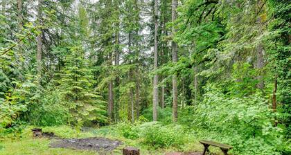 Peaceful Mt. Hood Cabin w/ Hot Tub & Fire Pit!