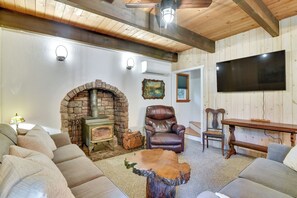 House (3 Bedrooms) | Interior - Peaceful Mt. Hood Cabin w/ Hot Tub & Fire Pit! (Rhododendron)