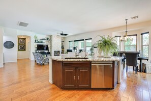 House (2 Bedrooms) | Interior